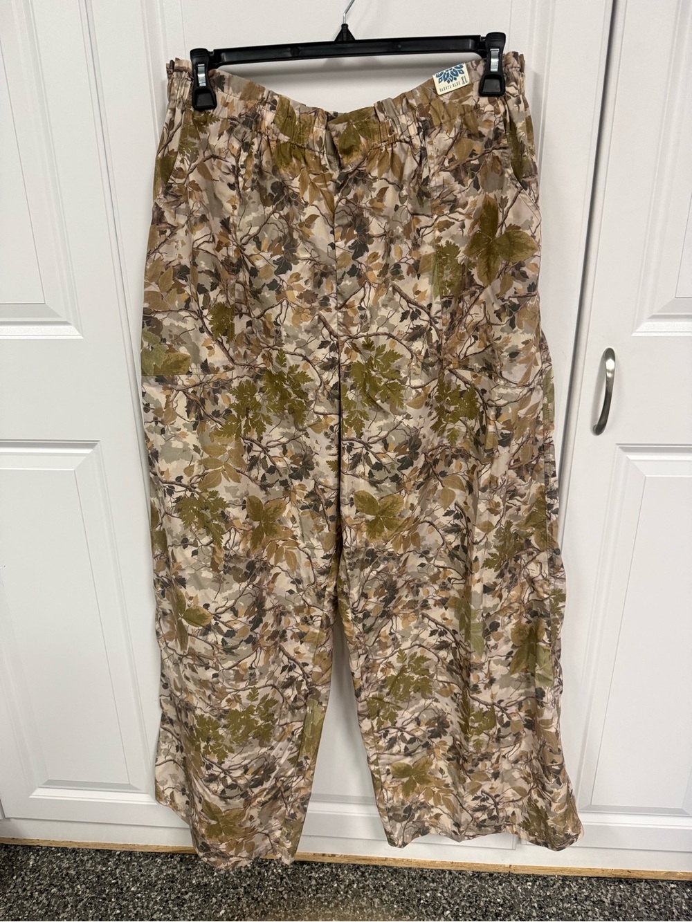Women’s Leaf-Print Wide Leg Pants - Olive/Cream Camo Pants XL Elastic Waist